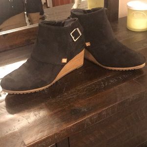 Black booties. Dr scholls. Size 9.